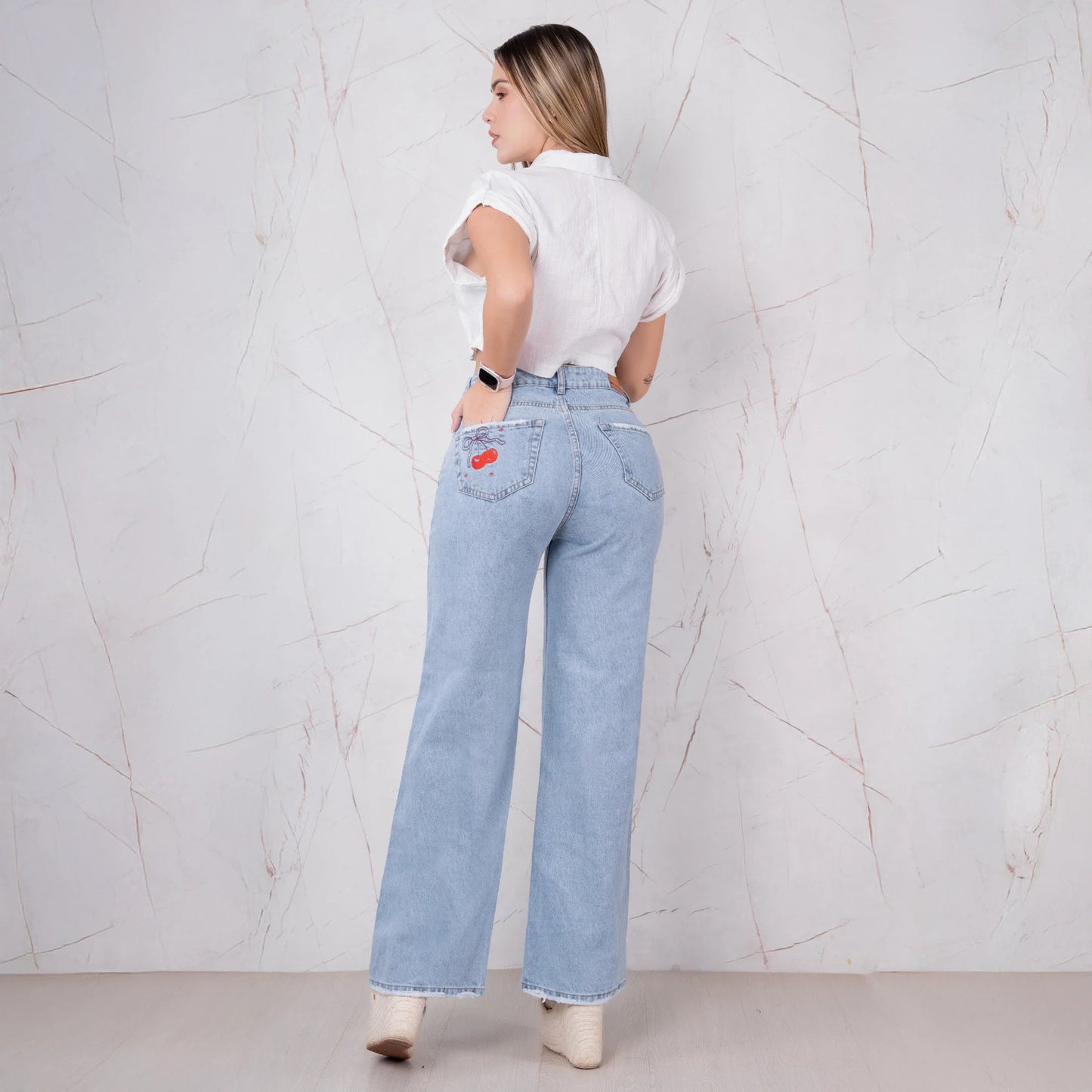 Jeans Bota Recta Rígido Mujer con cereza Bordada R5045 - Guethe08 | Fábrica de Jeans