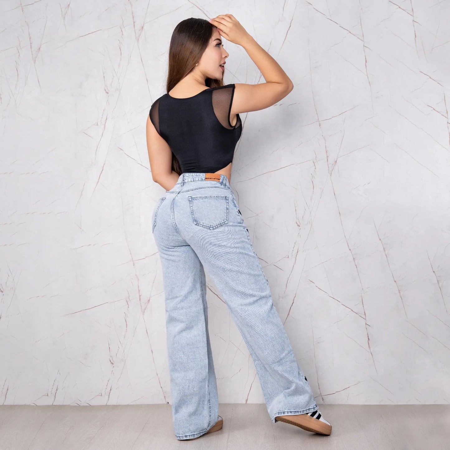 Jeans Bota Recta Rígido Mujer con Corazones Bordados R5042 - Guethe08 | Fábrica de Jeans