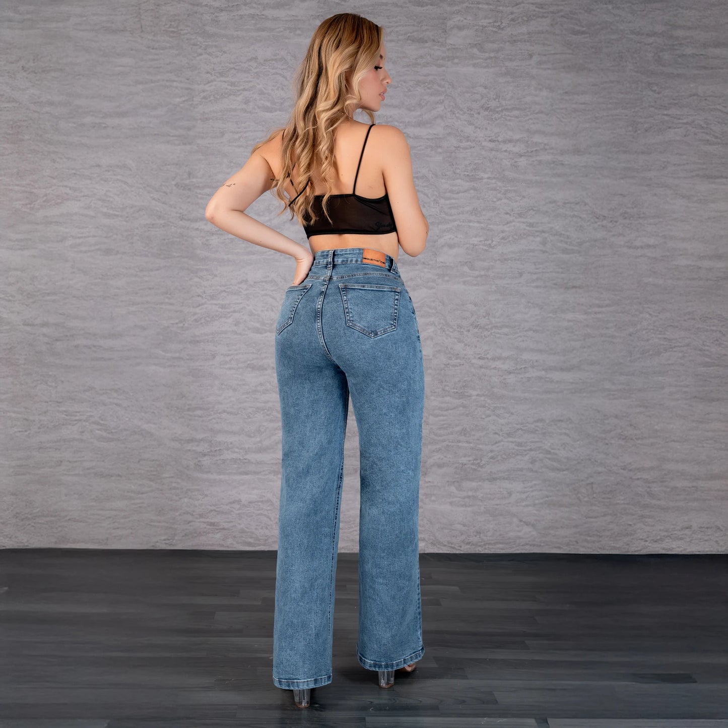 Jeans Bota Recta Strech Mujer con Mariposas Bordadas L6070
