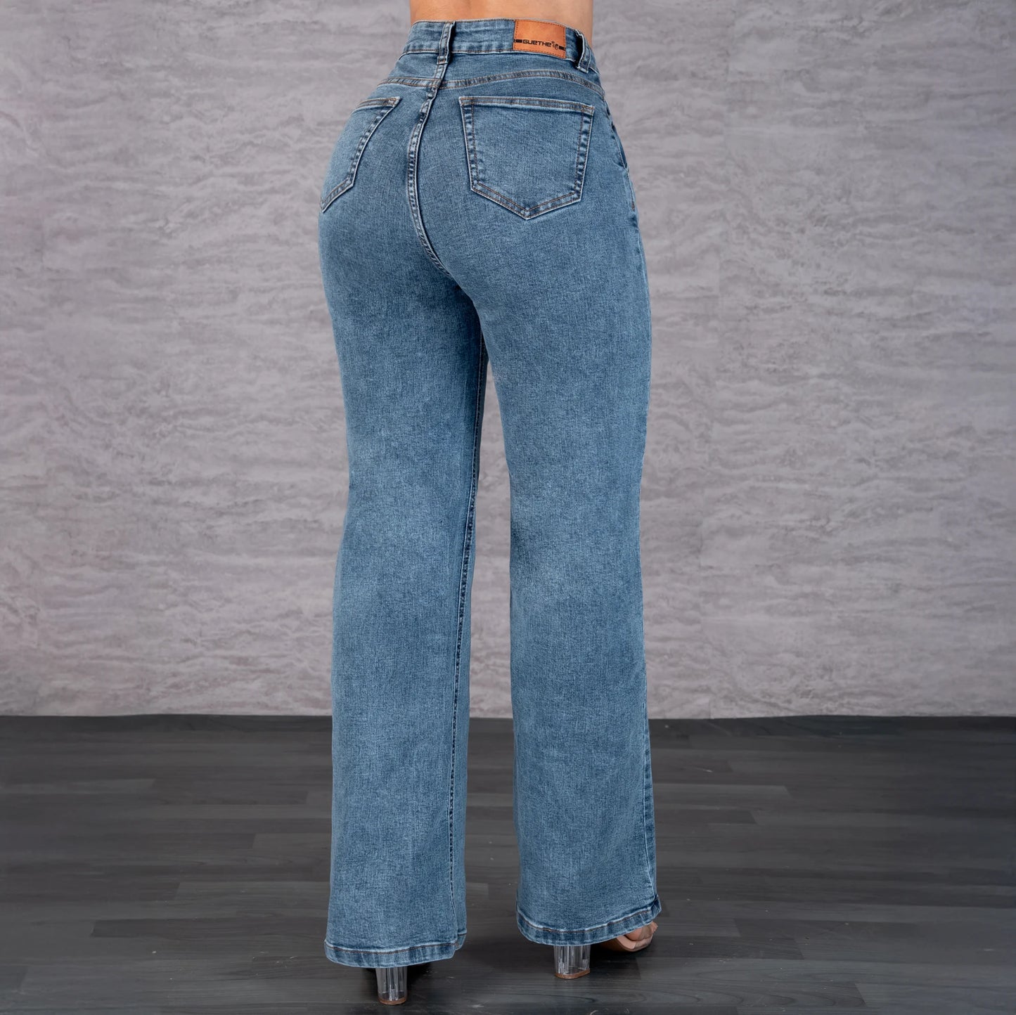 Jeans Bota Recta Strech Mujer con Mariposas Bordadas L6070