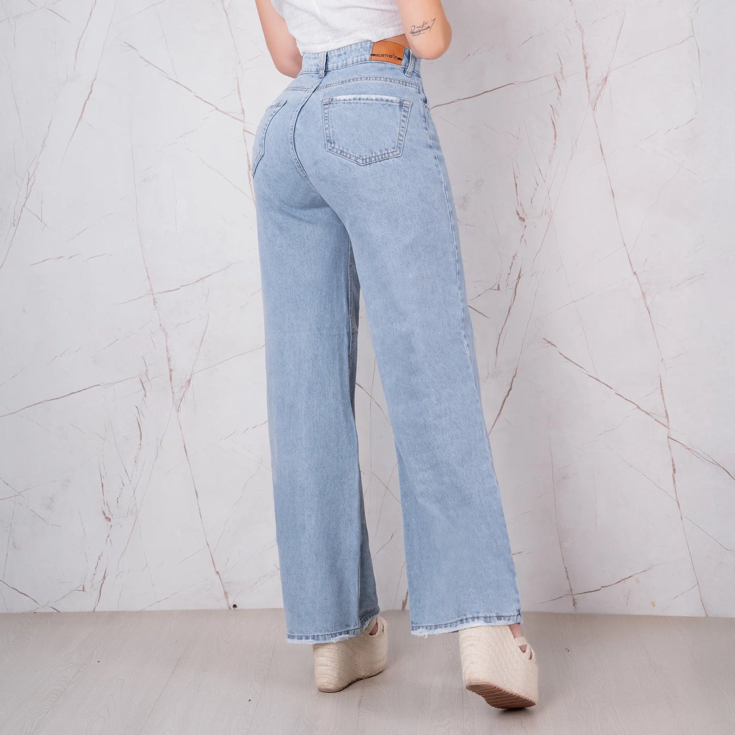 Jeans Bota Recta Rígido Mujer con cereza Bordada R5045 - Guethe08 | Fábrica de Jeans