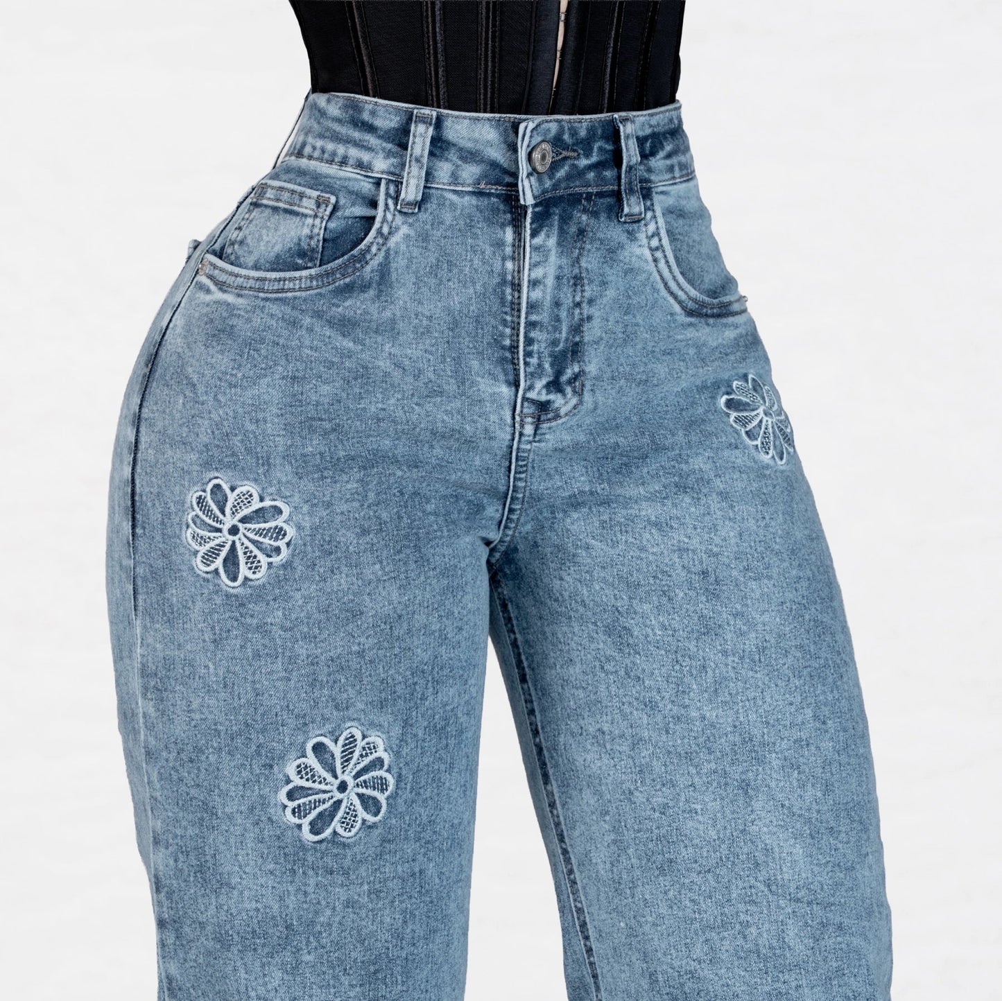 Jeans Bota Recta Strech Mujer con Flores Bordadas L6065 - Jeans Colombianos GUETHE08