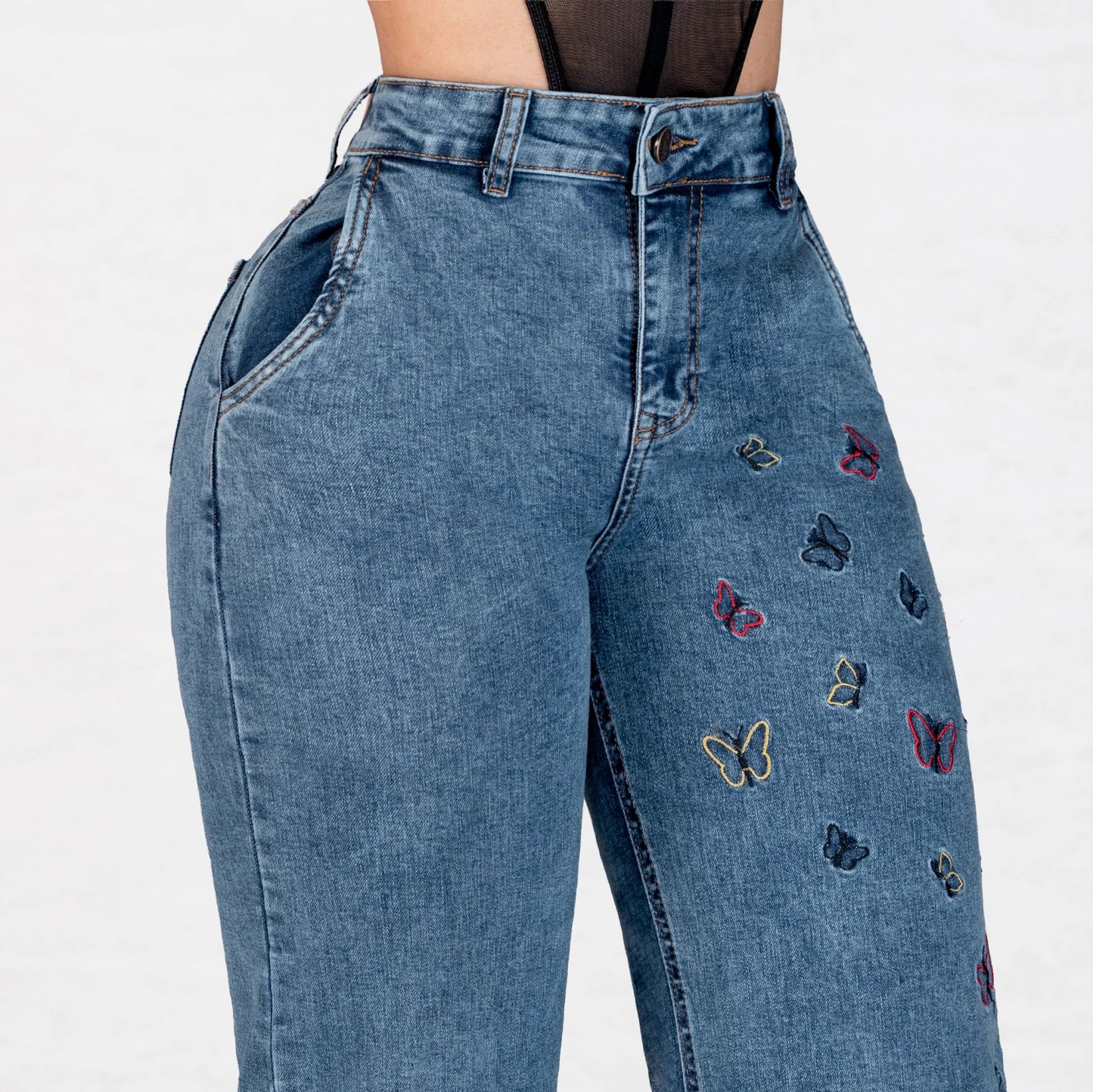 Jeans Bota Recta Strech Mujer con Mariposas Bordadas L6070 - Jeans Colombianos GUETHE08
