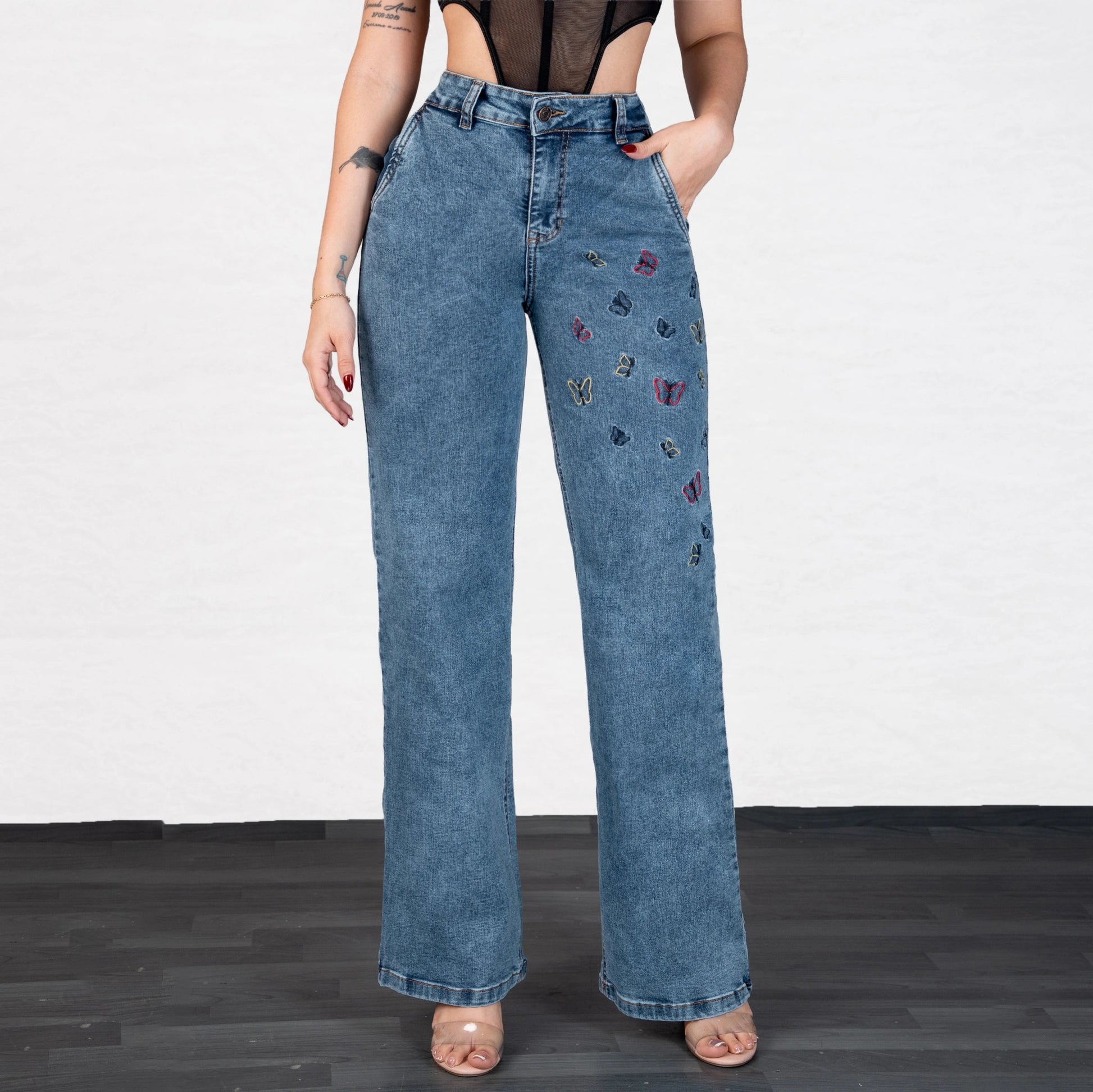 Jeans Bota Recta Strech Mujer con Mariposas Bordadas L6070 - Jeans Colombianos GUETHE08