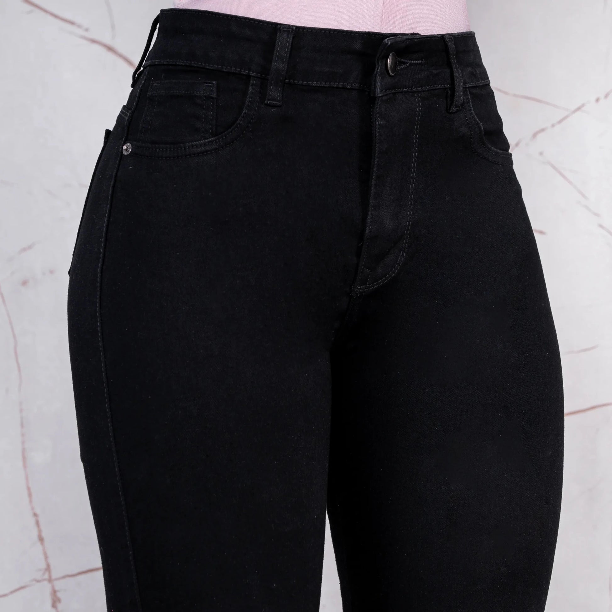 Jeans Skinny Push Up Tiro Alto Negro con Rotos LR6061 - Guethe08 | Fábrica de Jeans